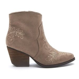 NEW Matisse Axis Taupe Embroidered Western Booties